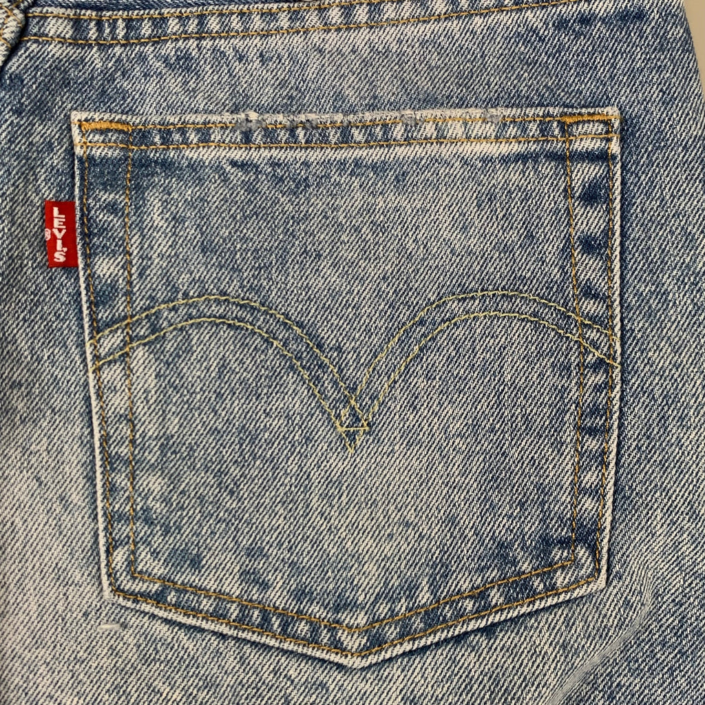 LEVIS 501 Original Fit High Rise Shorts Medium Wash Women's Sz 25 Mega Vibe Blue